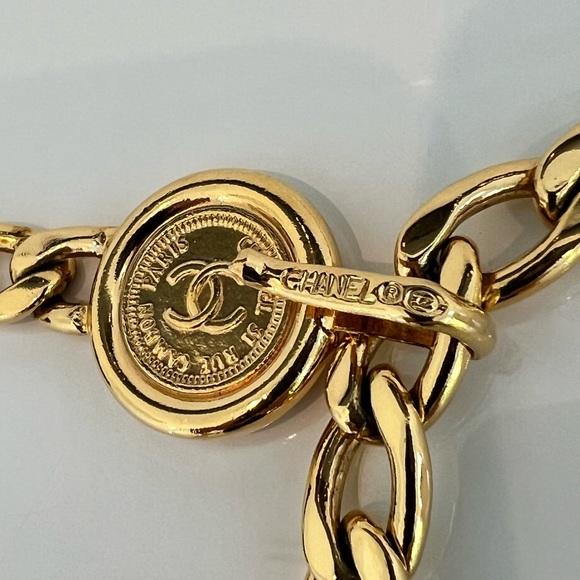 CHANEL ICONIC GOLD METAL CHAIN CC MEDALLION ADJUSTABLE BELT - Picture 15 of 17